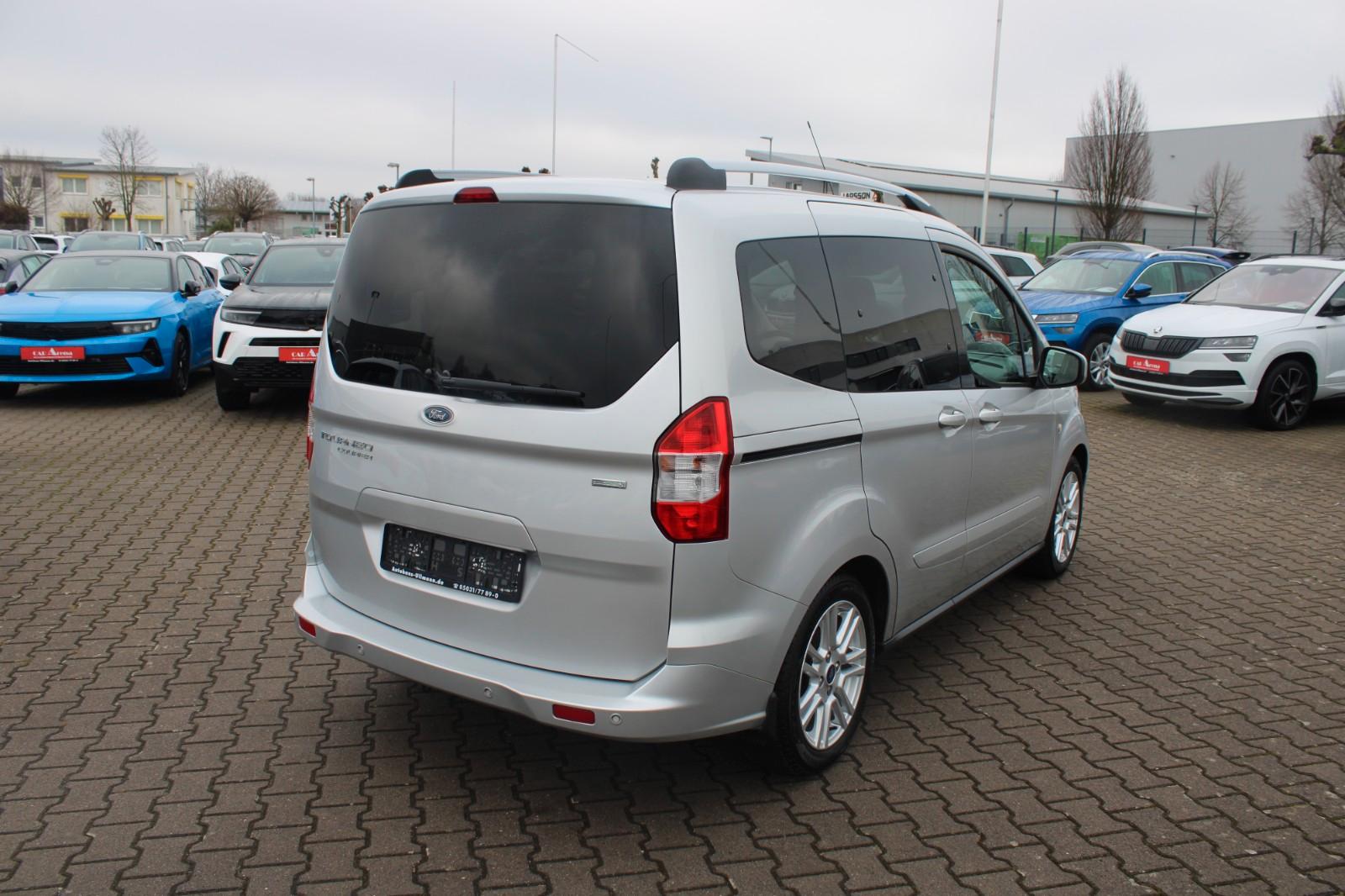 Ford Tourneo Courier Titanium