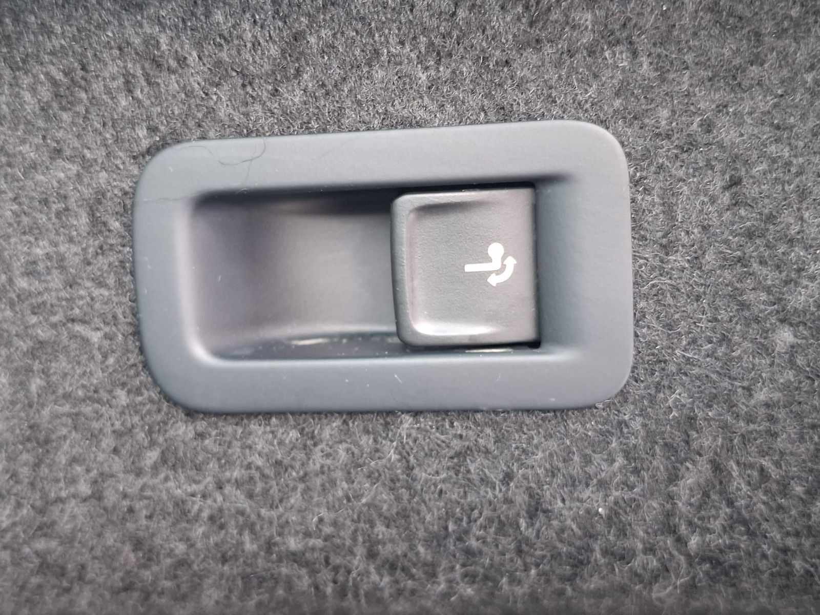 Fahrzeugabbildung Volkswagen Passat 2.0 TDI Business DSG PANO*AHK*ACC*KAMERA