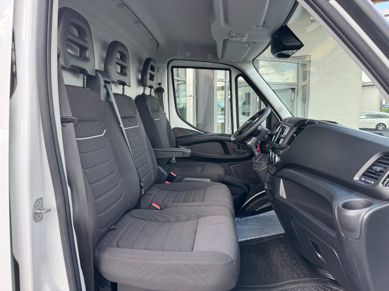 Fahrzeugabbildung Iveco Daily 35S16 *R3.520mm*Automatik*AHK*LED*