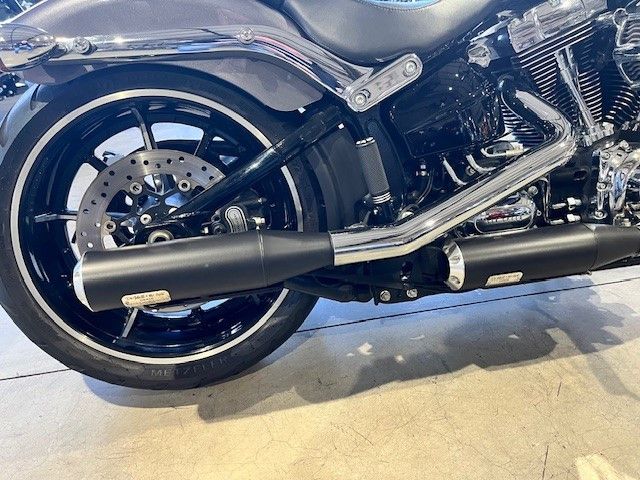 Fahrzeugabbildung Harley-Davidson FXSB Breakout Twin Cam