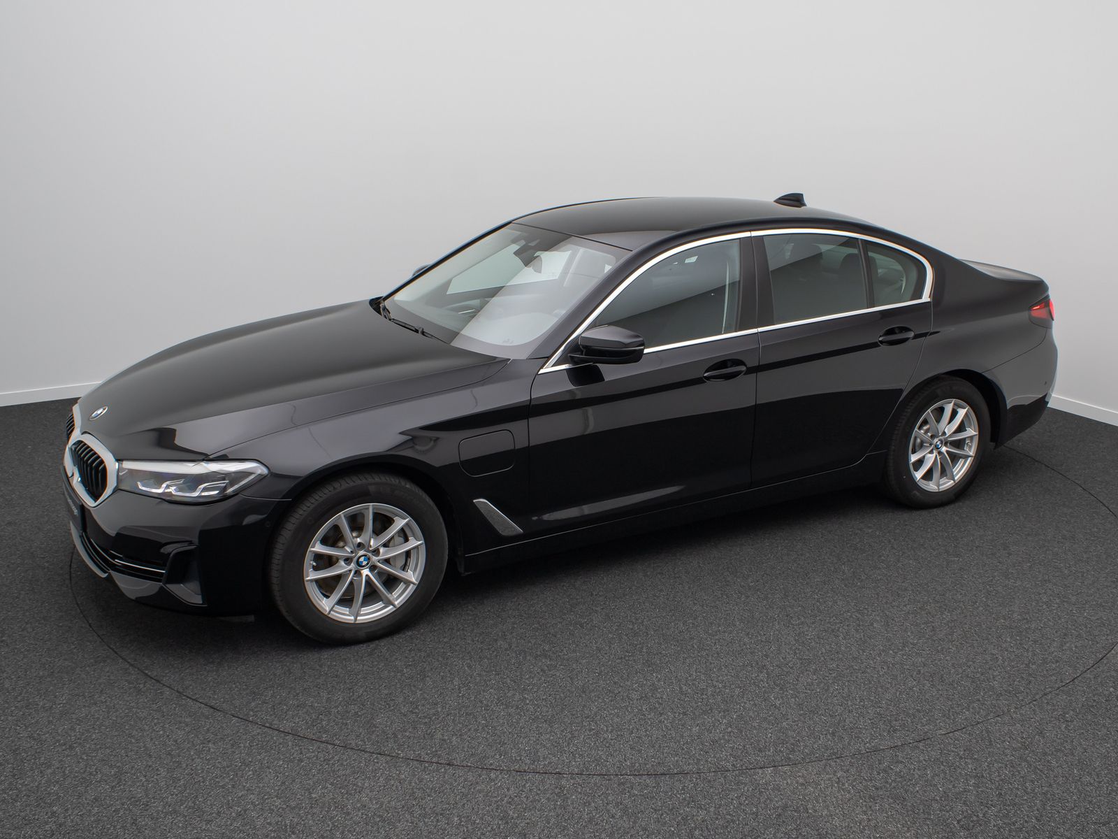 Fahrzeugabbildung BMW 530e Alarm DAB HiFi Komfort Kamera DriveAs Sport
