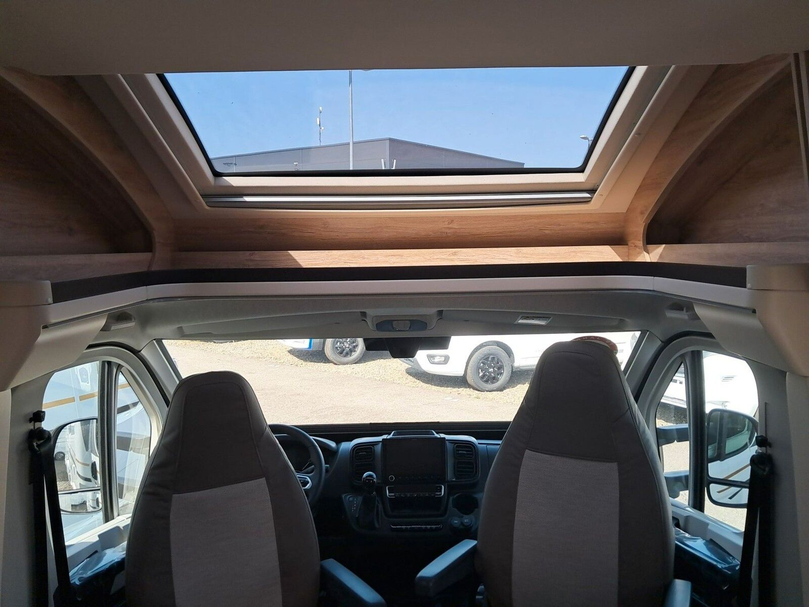 Fahrzeugabbildung Eura Mobil Profila RS PRS 720 EB 180PS Autom. MondialPlus