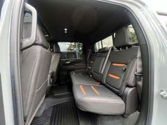 GMC Sierra 2500 Crew Cab 6.6l V8 Duramax TurboDiesel