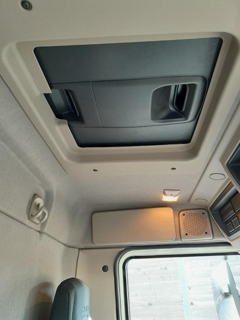 Fahrzeugabbildung DAF XB 310 FA 18t Getränkeaufbau