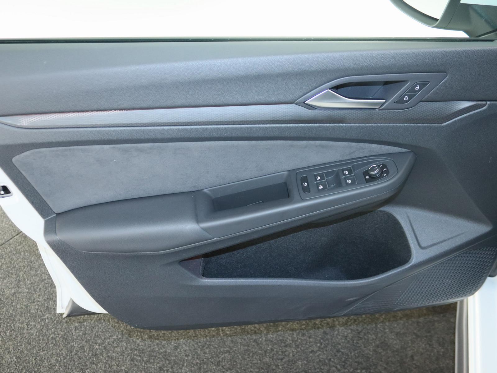 Volkswagen Golf VIII 2.0 GTI LED ACC NAVI KAMERA SHZ PDC, миниатюра 15