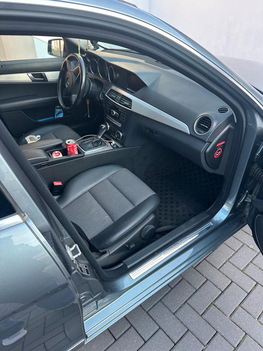Mercedes-Benz C180 2011 — photo 6