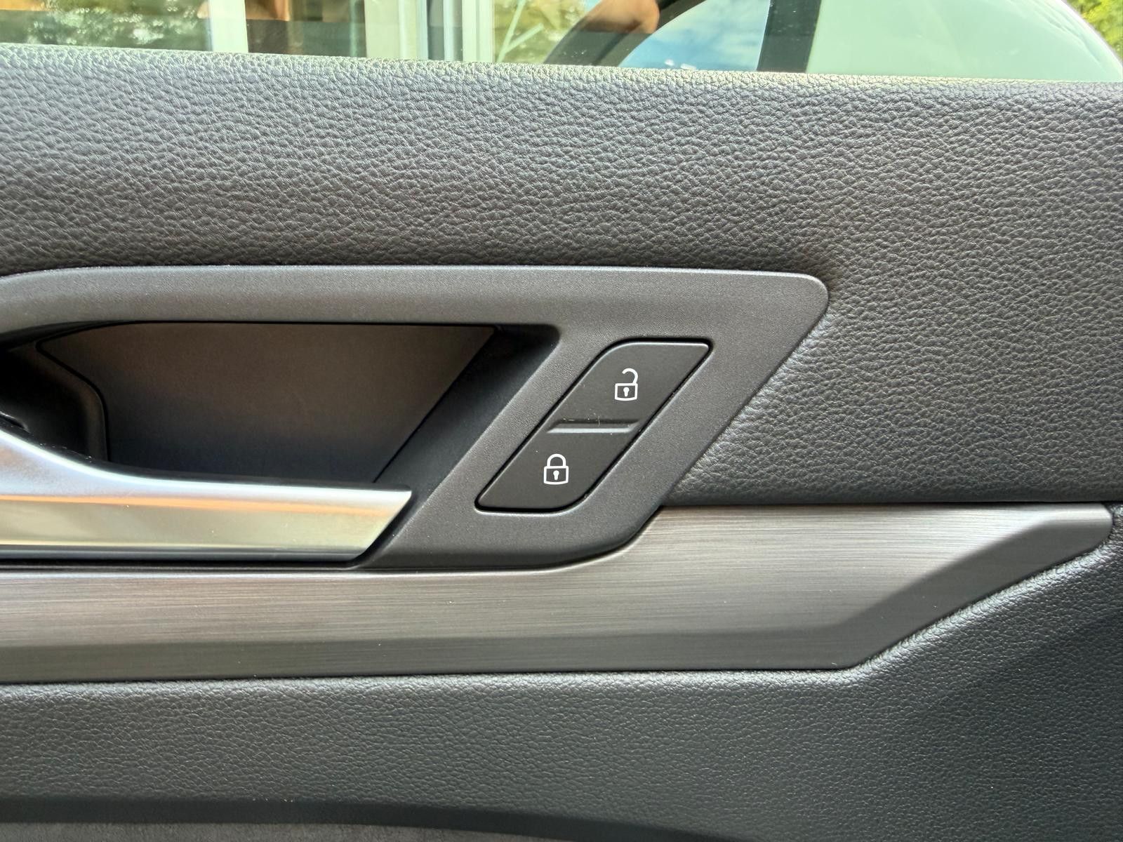 Fahrzeugabbildung Volkswagen Golf 1,5 eTSI Style >MEMO+LED+MASS+SHZ+PDC+ACC+