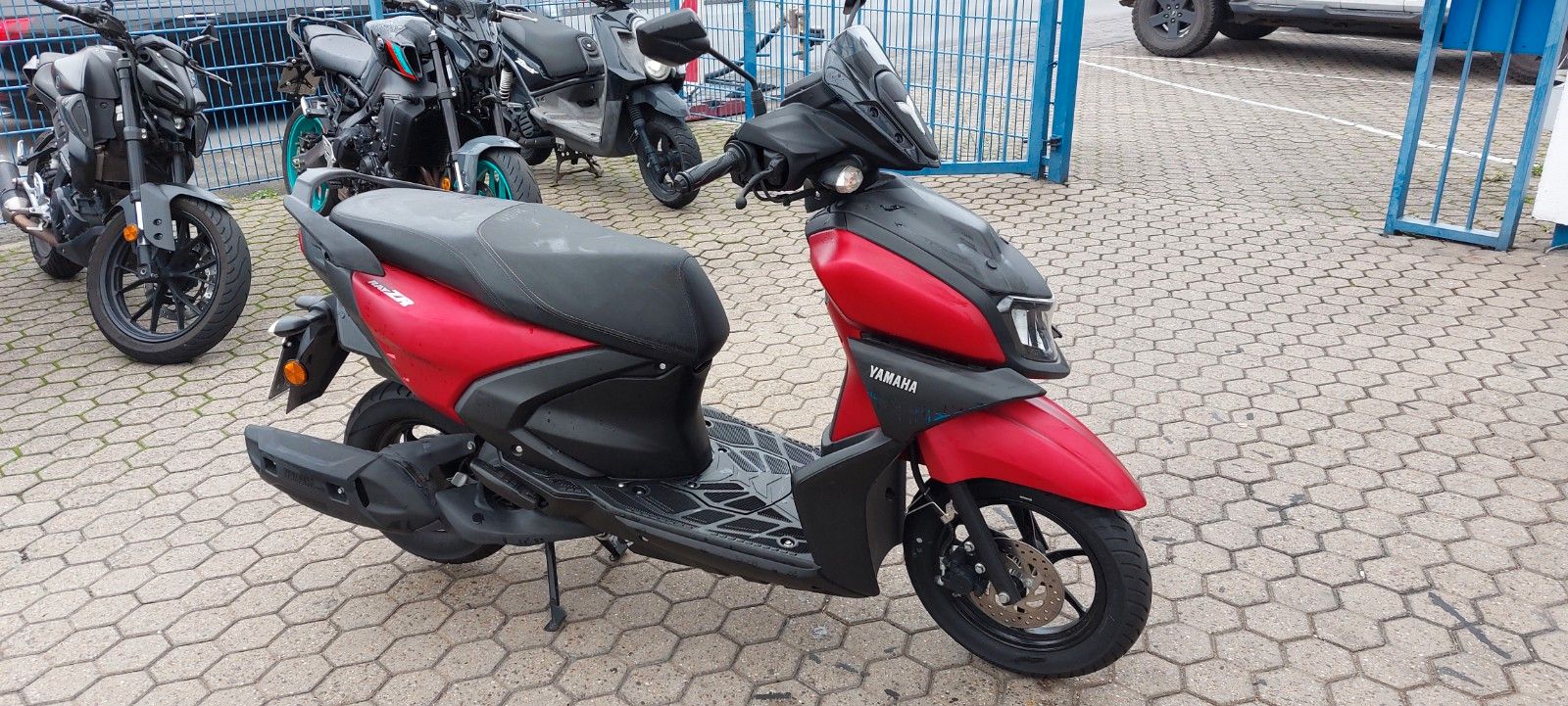 Fahrzeugabbildung Yamaha Rayzr 125 nur 400 KM Neuzustand