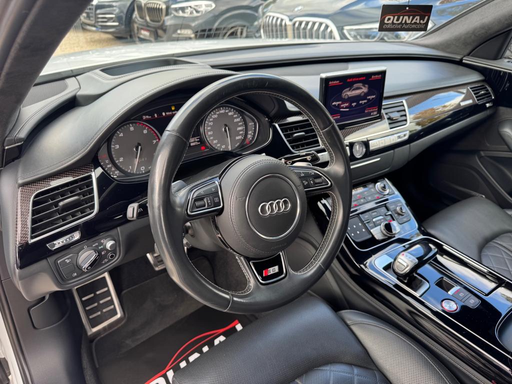 Audi S8