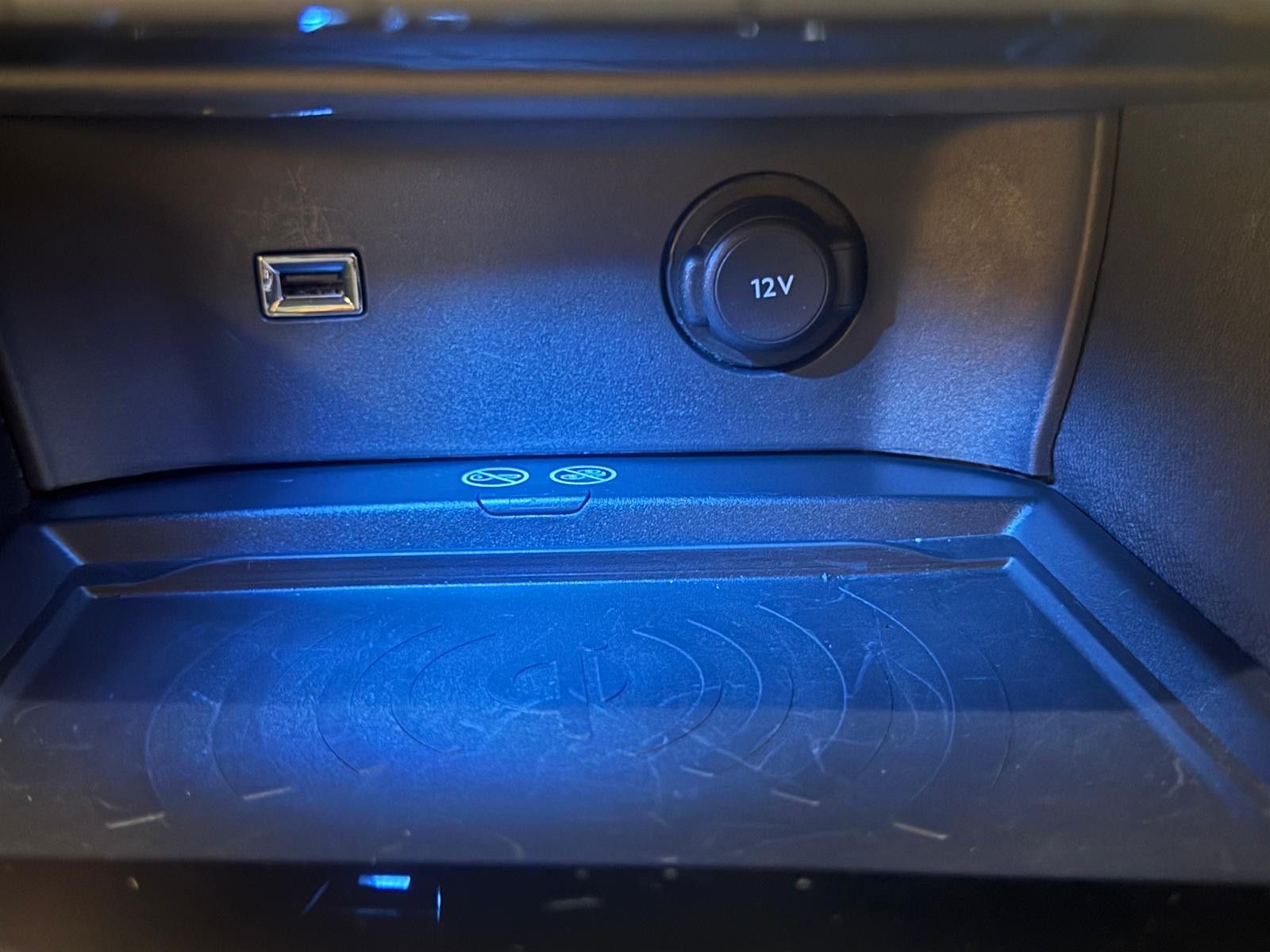 Fahrzeugabbildung Peugeot 3008 Allure  GT /SCHECKHEFT/ LED/AHK/ PANORAMA