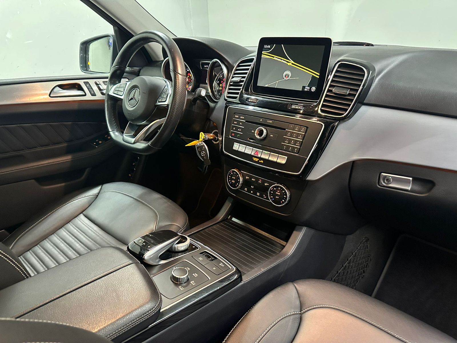 Fahrzeugabbildung Mercedes-Benz GLE 500 4MATIC AMG*PANO*360*SDH*DISTRO*AHK*