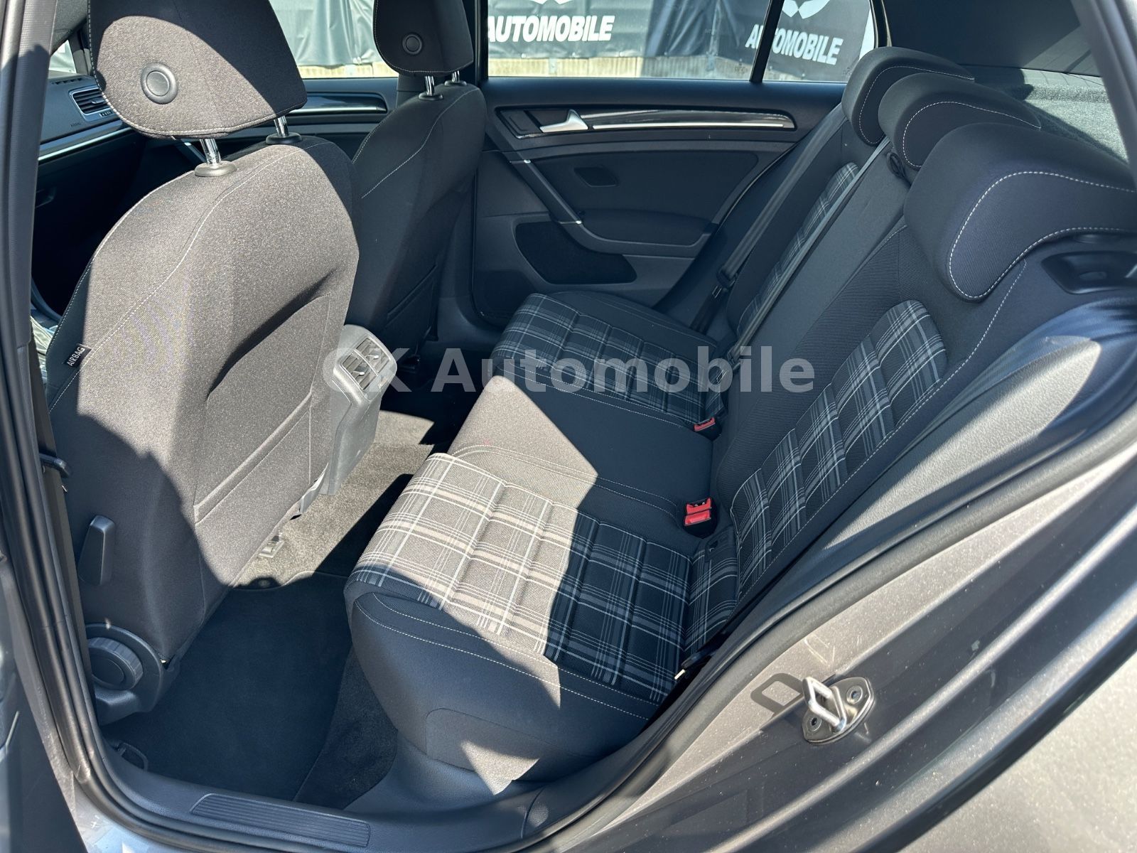 Fahrzeugabbildung Volkswagen Golf VII Lim. GTD BMT/DSG/Navi/Bi-Xenon/PDC