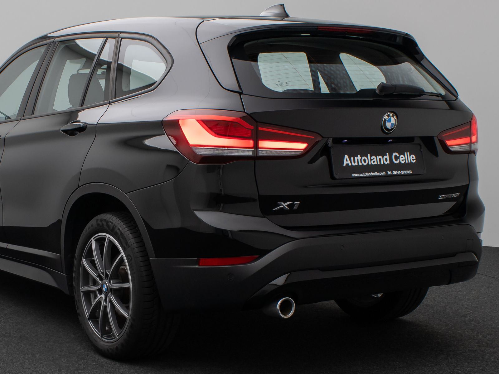 Fahrzeugabbildung BMW X1 sD18i Parkassistent DAB Sportsitz LED 18Zoll