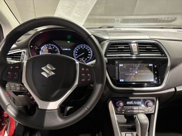 Fotografie des Suzuki (SX4) S-Cross SX4 S-Cross 1.4 Boosterjet Allgrip Automatik Com