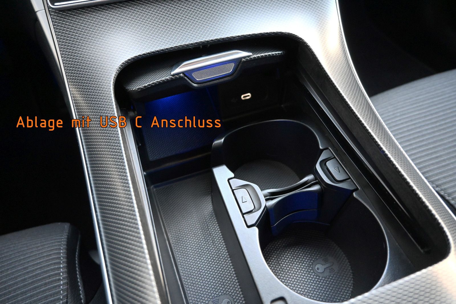 Fahrzeugabbildung Mercedes-Benz C 200 T Aut. Avantgarde °ACC°DIGITAL LIGHT°MEMO°