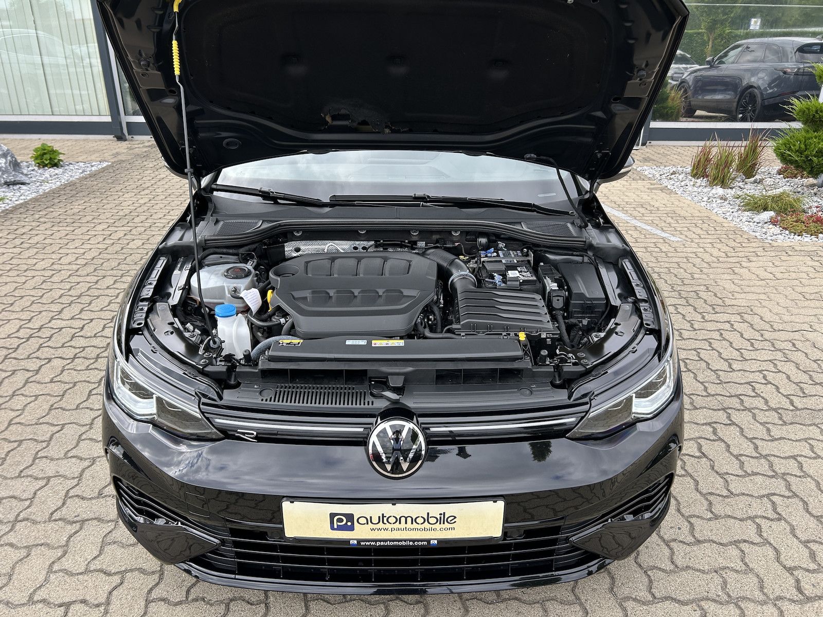 Volkswagen Golf VIII 2.0 TSI R 4M. R-PERFORMANCE AKRAPOVIC foto 4