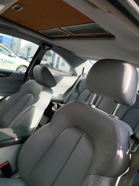 Mercedes-Benz CLK 320