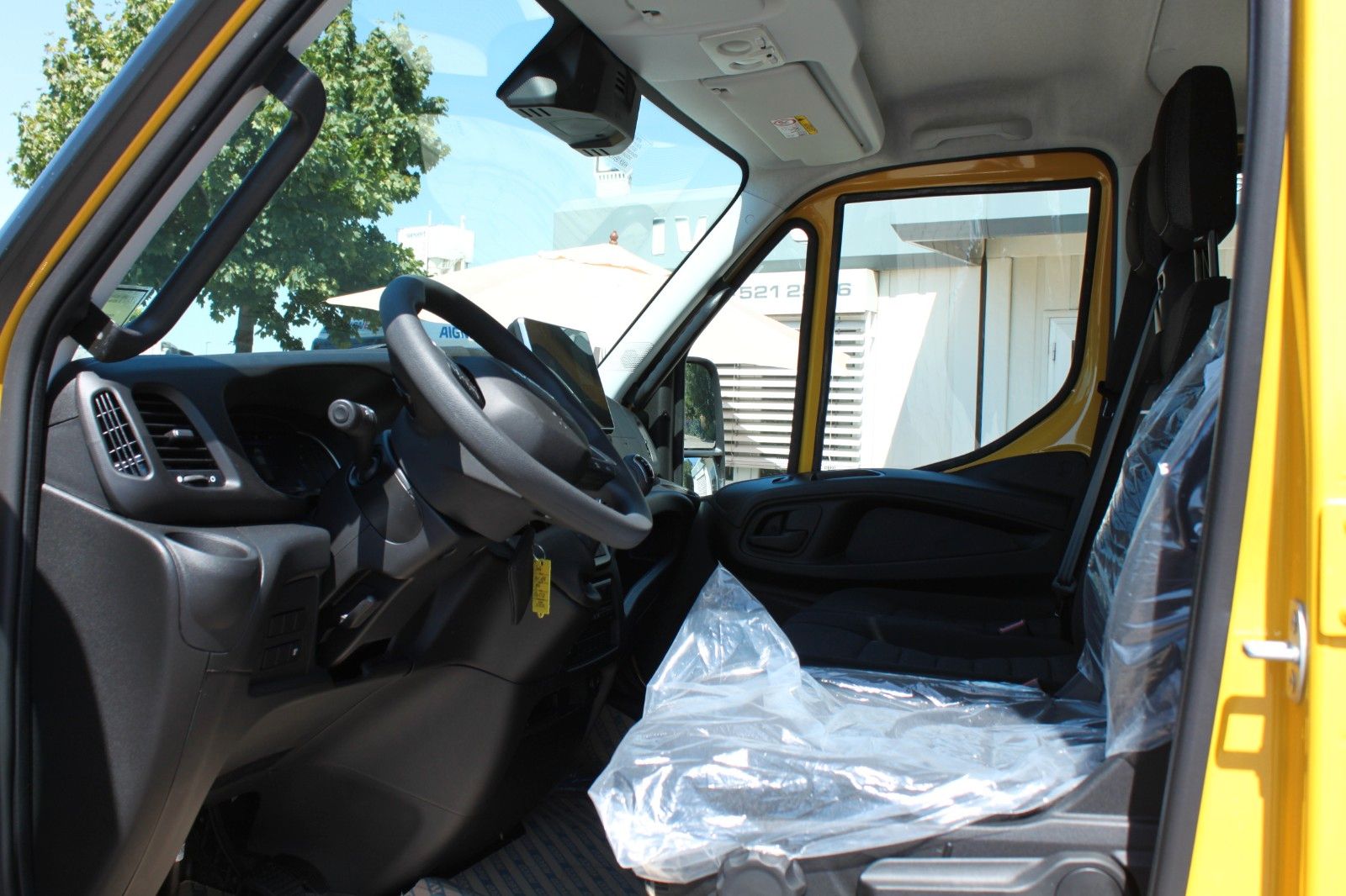 Fahrzeugabbildung Iveco Daily 70 C 18H D Fahrgestell mit Nebenabtrieb