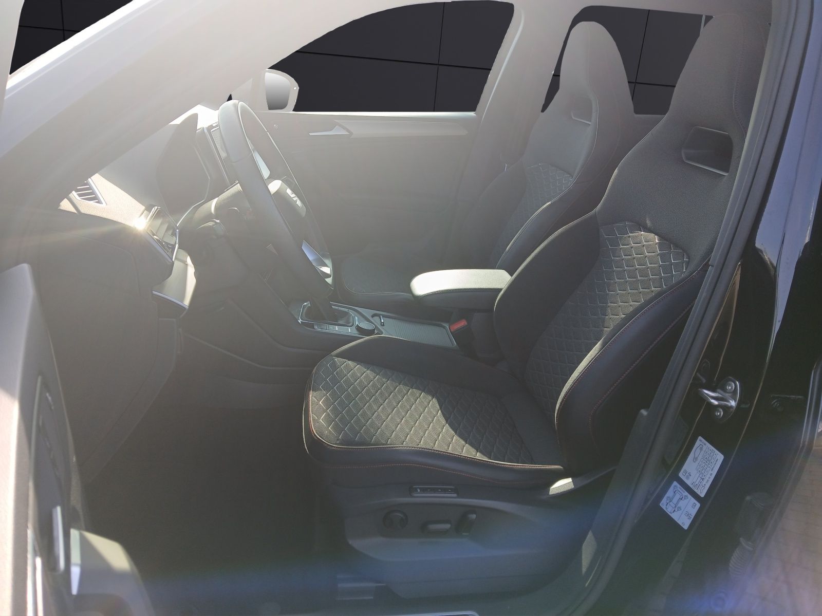 Fahrzeugabbildung SEAT Tarraco TDI FR-Line DSG 4Drive LED AHK Navi AID