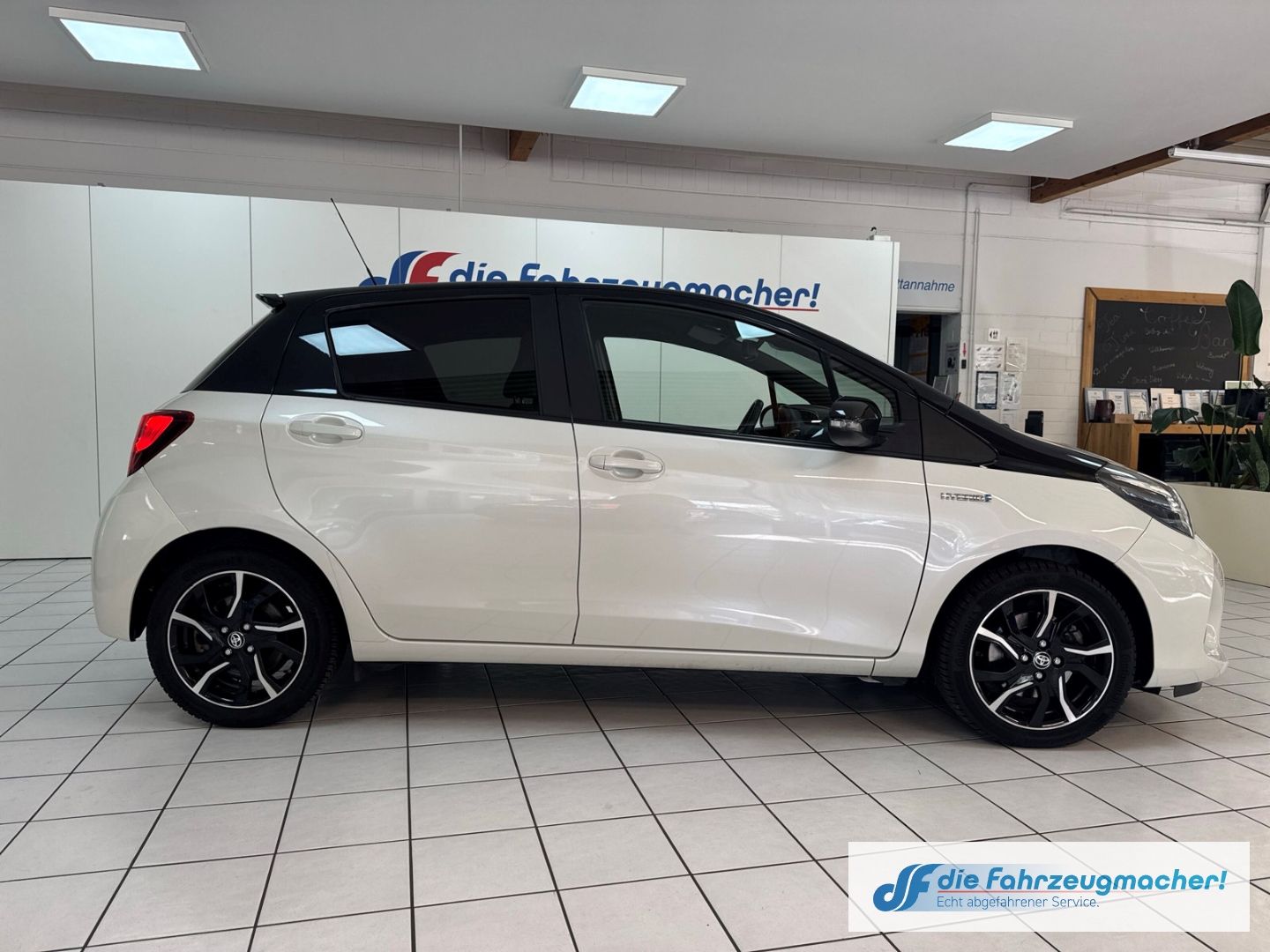 Fahrzeugabbildung Toyota Yaris Style Hybrid Mehrzonenklima DAB SHZ Keyles