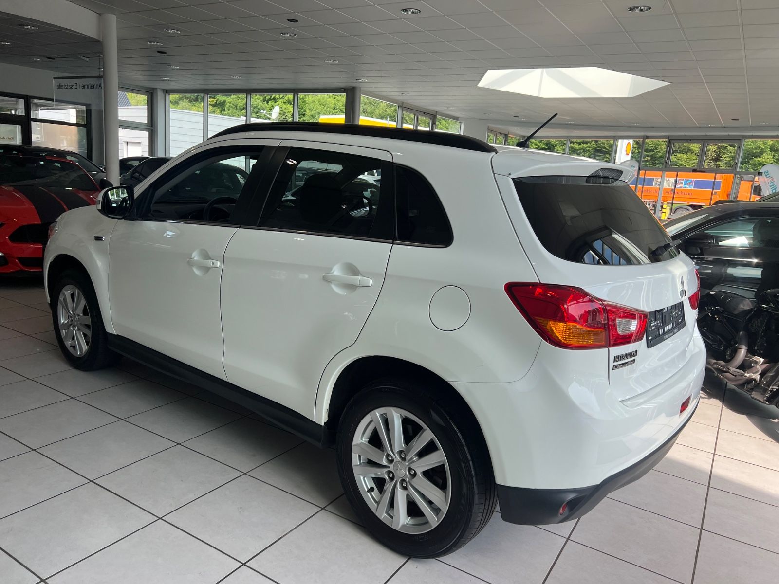 Fahrzeugabbildung Mitsubishi ASX Intense * RÜCKFAHRKAMERA* SITZHEIZUNG *