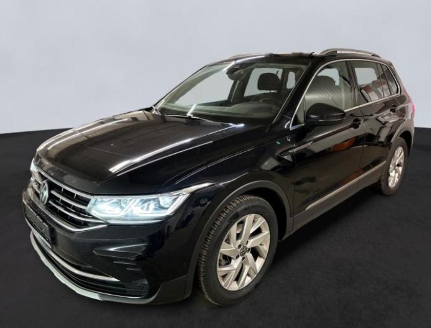 Volkswagen Tiguan 2.0 TDI Elegance Navi Matrix Pano ACC 1.H