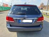 Mercedes-Benz E 200 T - Jahreswagenzustand 72.000 km - Mercedes-Benz E 200 mit Benzin-Antrieb: Blau