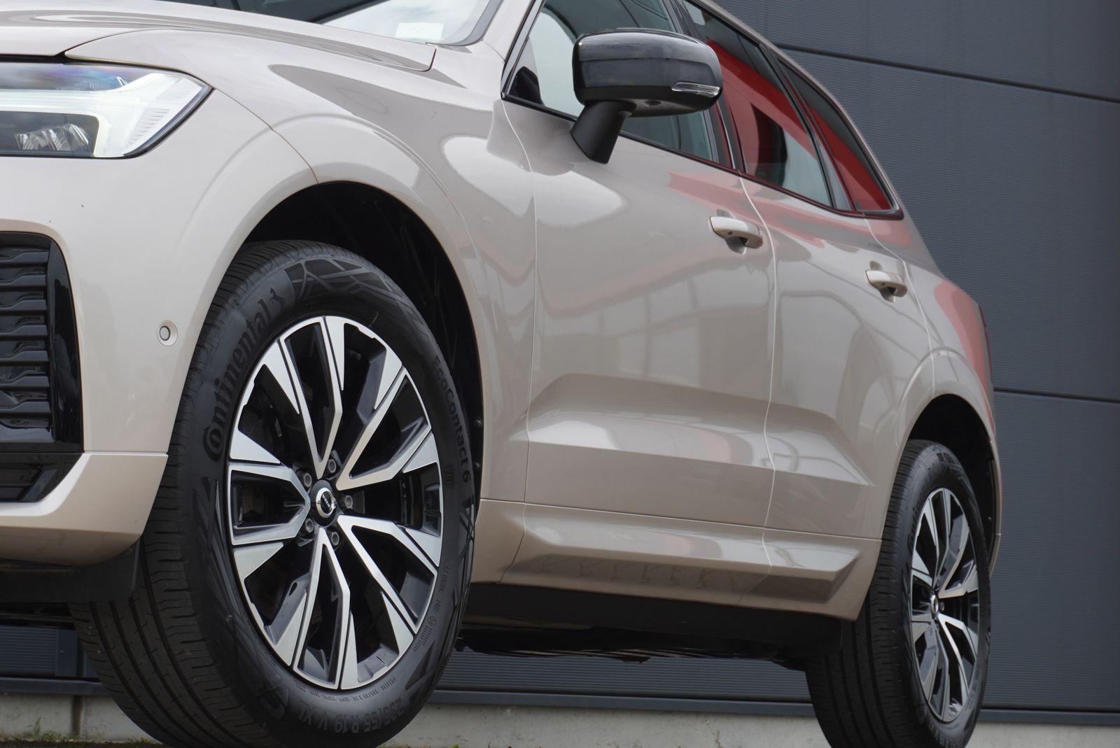 Volvo XC60 Plus Dark Pano Standhzg AHK Assistenz 360° foto 25