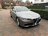 Alfa Romeo Giulia 2.0 Turbo 16V 147kW AT8 Super Super - Alfa Romeo Giulia Super mit Benzin-Antrieb