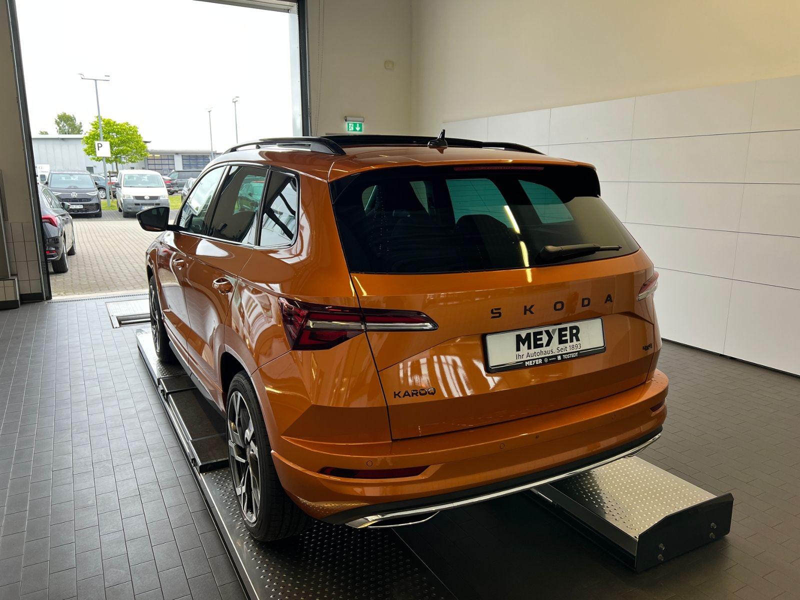 Fahrzeugabbildung SKODA Karoq Sportline 2.0 TSI 4x4 DSG *Panorama, AHK,