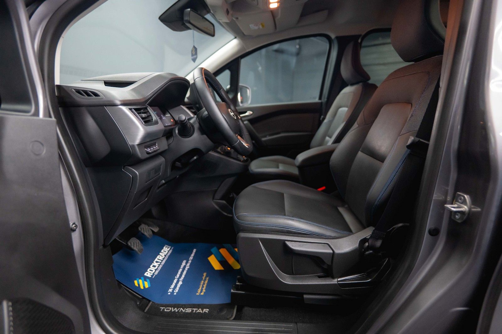 Fahrzeugabbildung Nissan Townstar Kombi L2 Tekna 7 Sitze *LED*Kamera*Navi