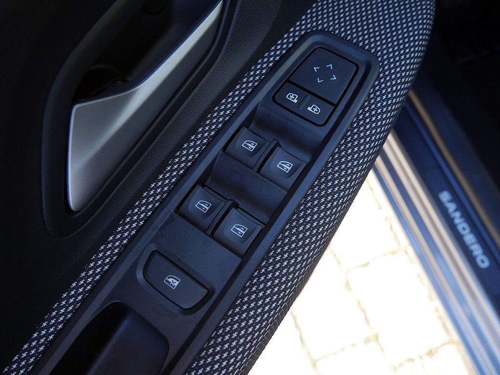 Fahrzeugabbildung Dacia Sandero Journey TCe 90 CVT AUTOMATIK