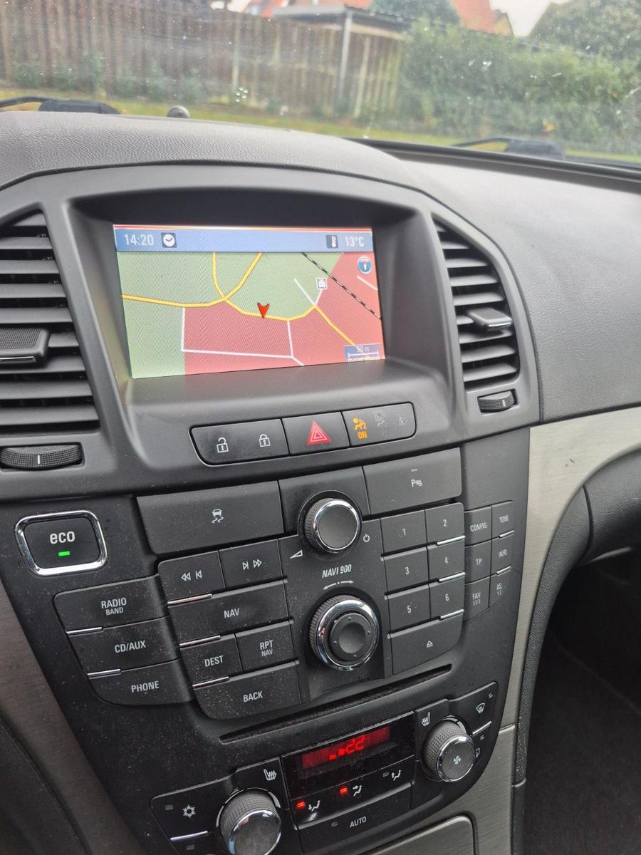 Opel Insignia 2011 — photo 12