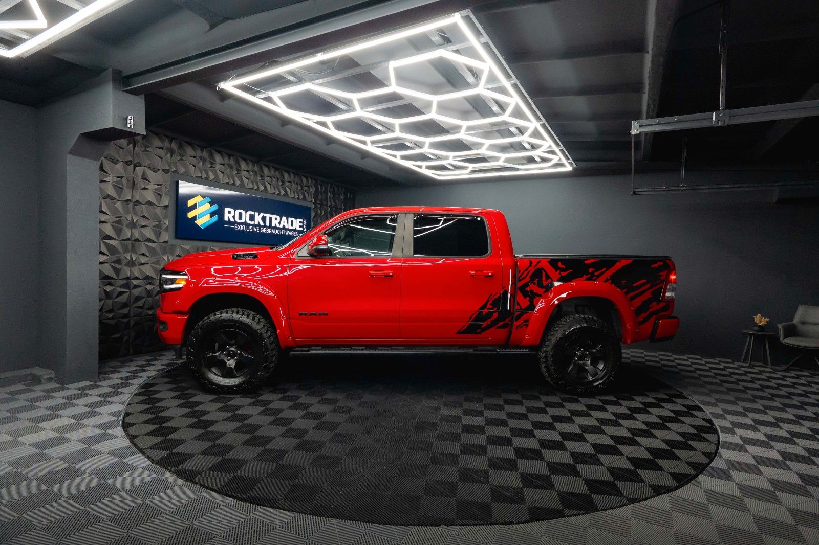 Fahrzeugabbildung Dodge RAM 5.7 V8 HEMI 4x4 Limited OFFROAD AxleLock 19%