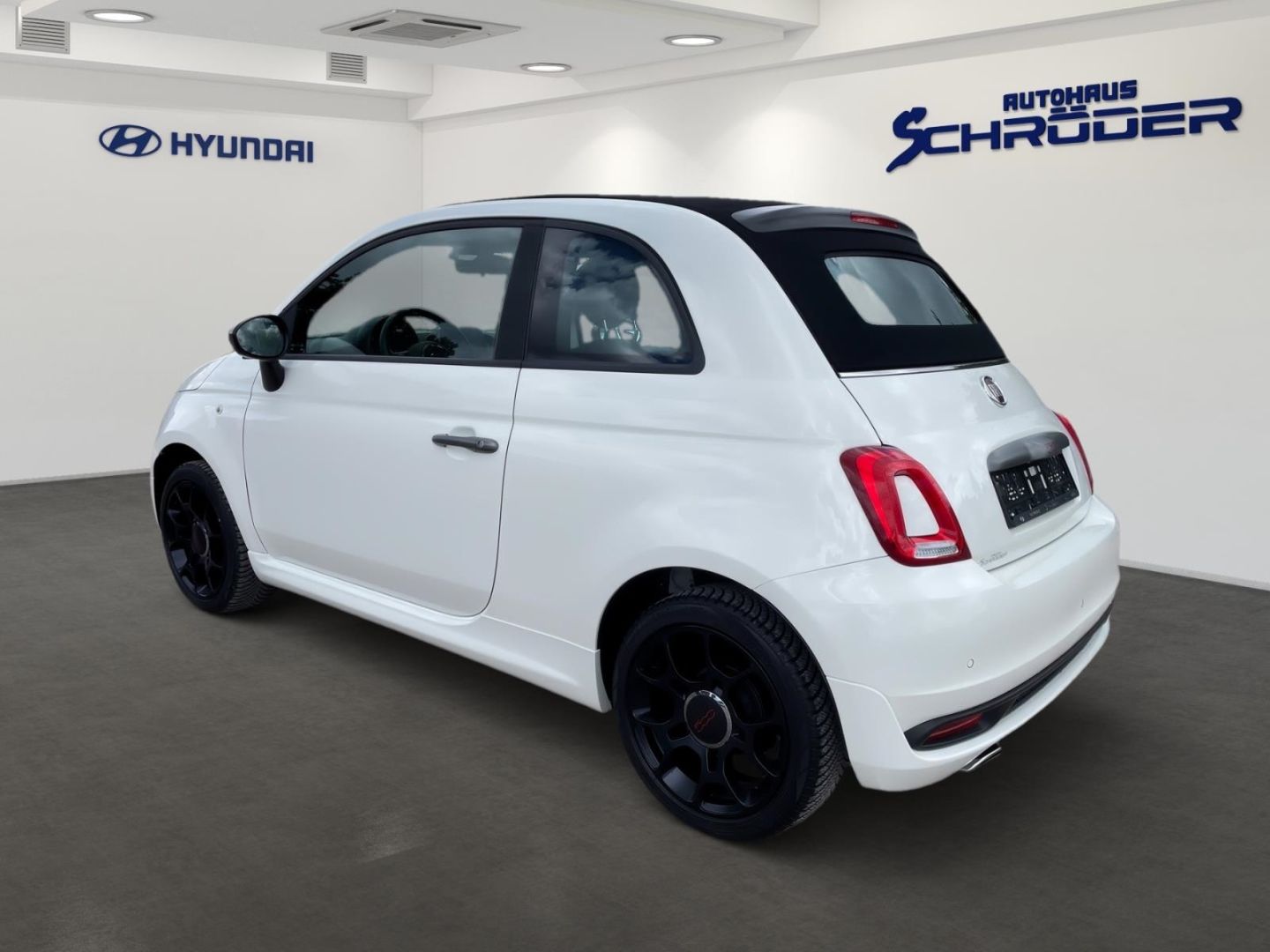 Fahrzeugabbildung Fiat 500 1.2 Cabrio Allwetterreifen Apple CarPlay Par