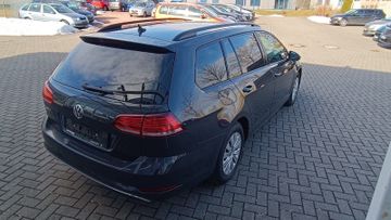 Volkswagen Golf - 6