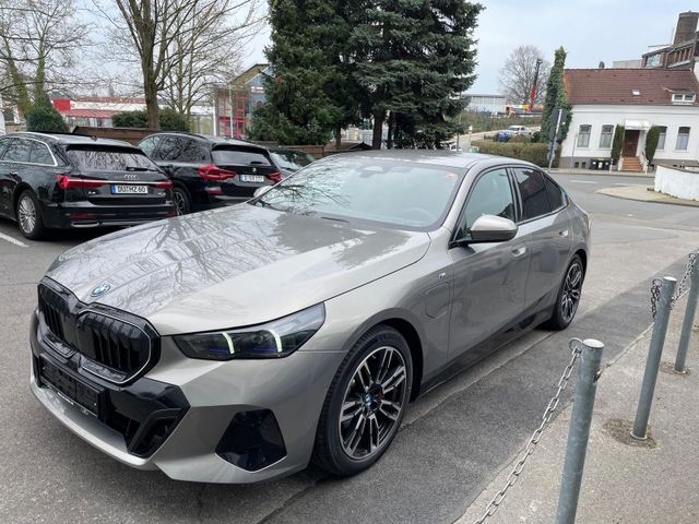 BMW 530e M Sportpaket Pro Iconic Key-Go Driving+ 360