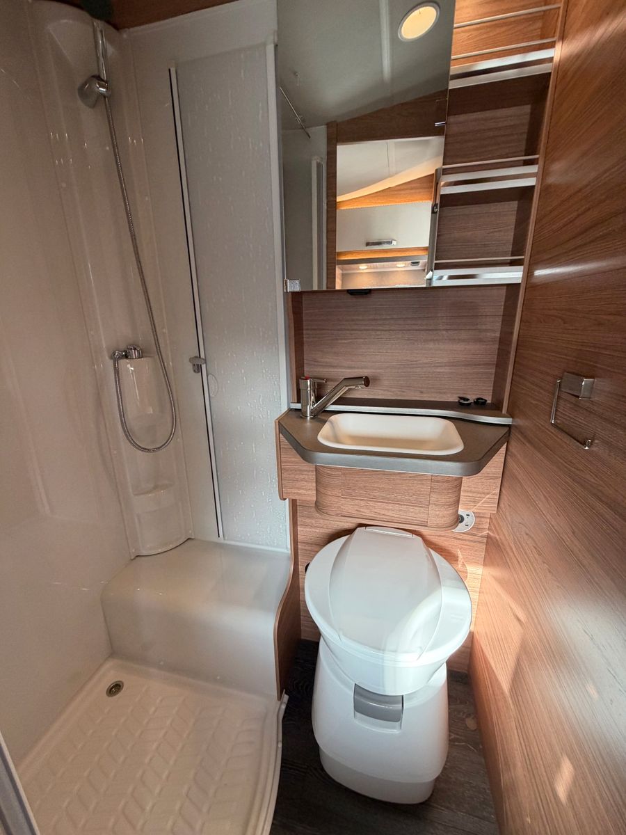 Fahrzeugabbildung Weinsberg CaraSuite 650 MEG