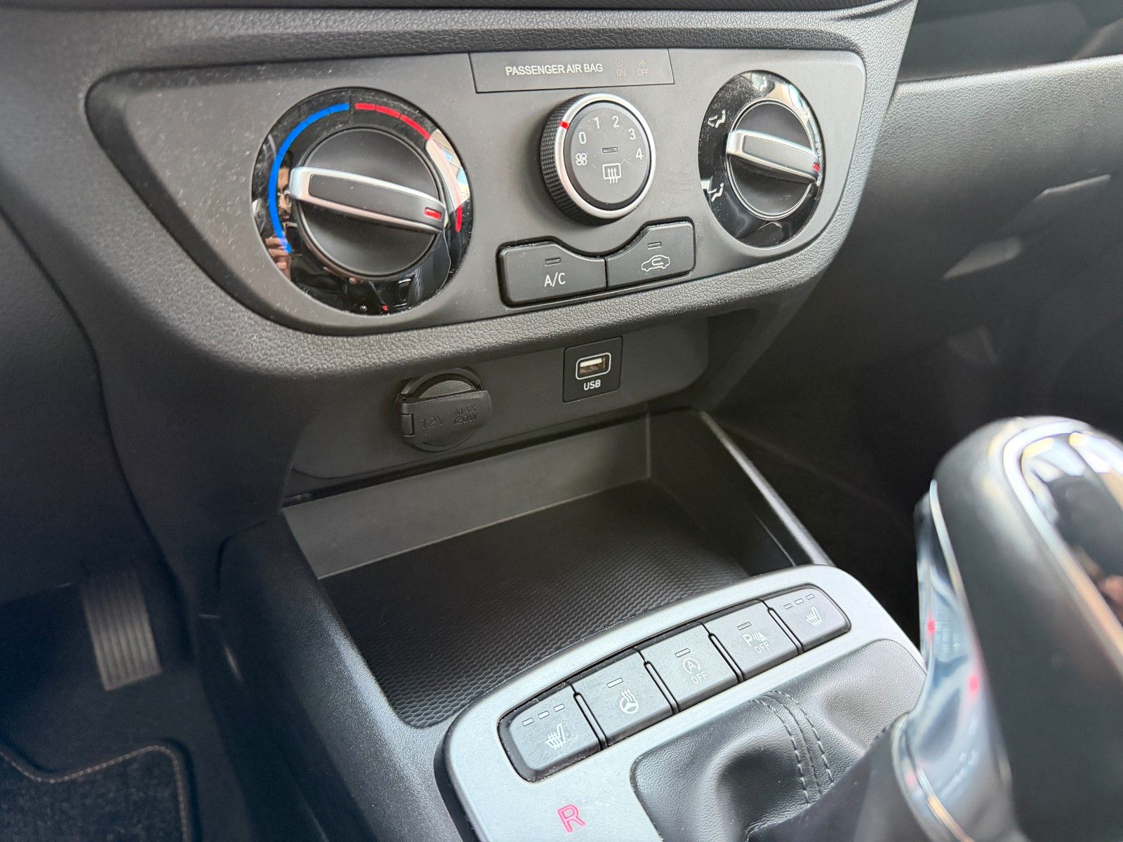 Fahrzeugabbildung Hyundai i10 Trend 84PS Automatik/PDC/SHZ!