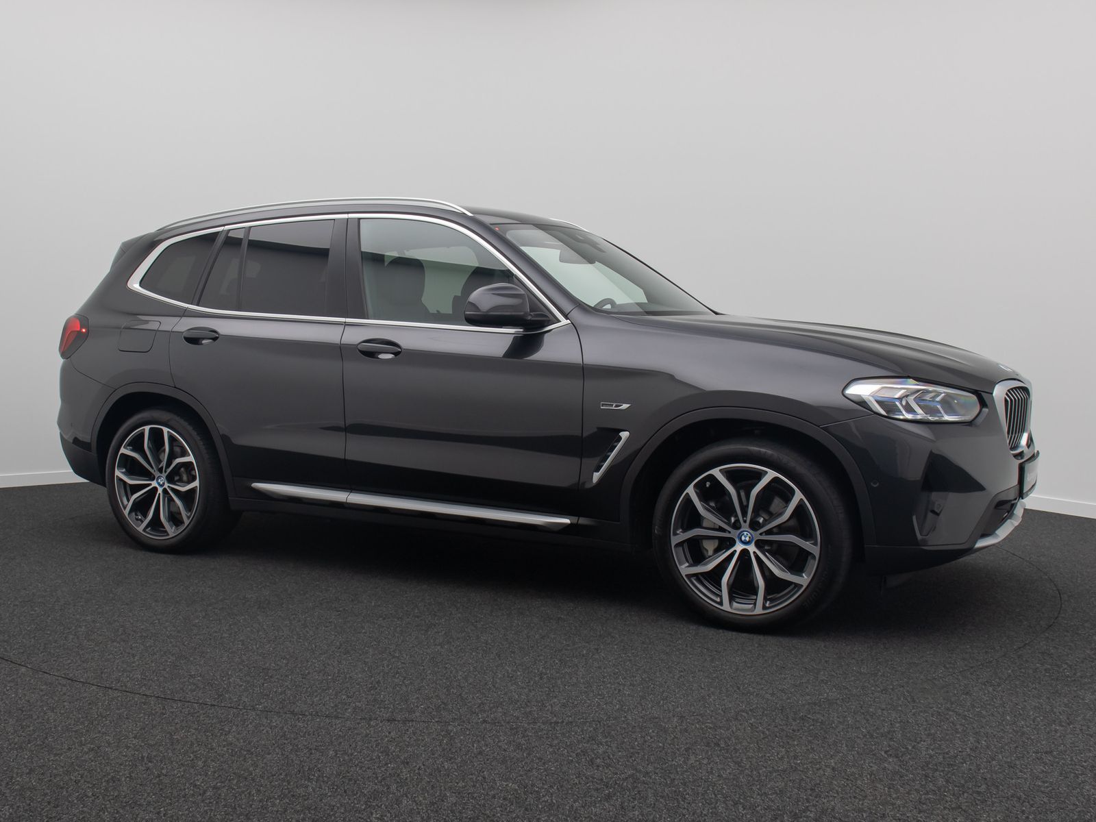 Fahrzeugabbildung BMW X3 xD30e Leder HUD DAB Kamera Laser Sport 20Zoll