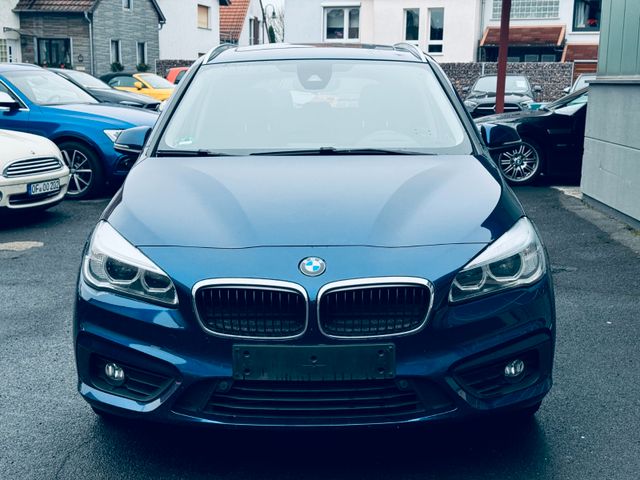 BMW 218 d Advantage 7-SITZE/PANO/KAM/NAVI/HUD/VKZ