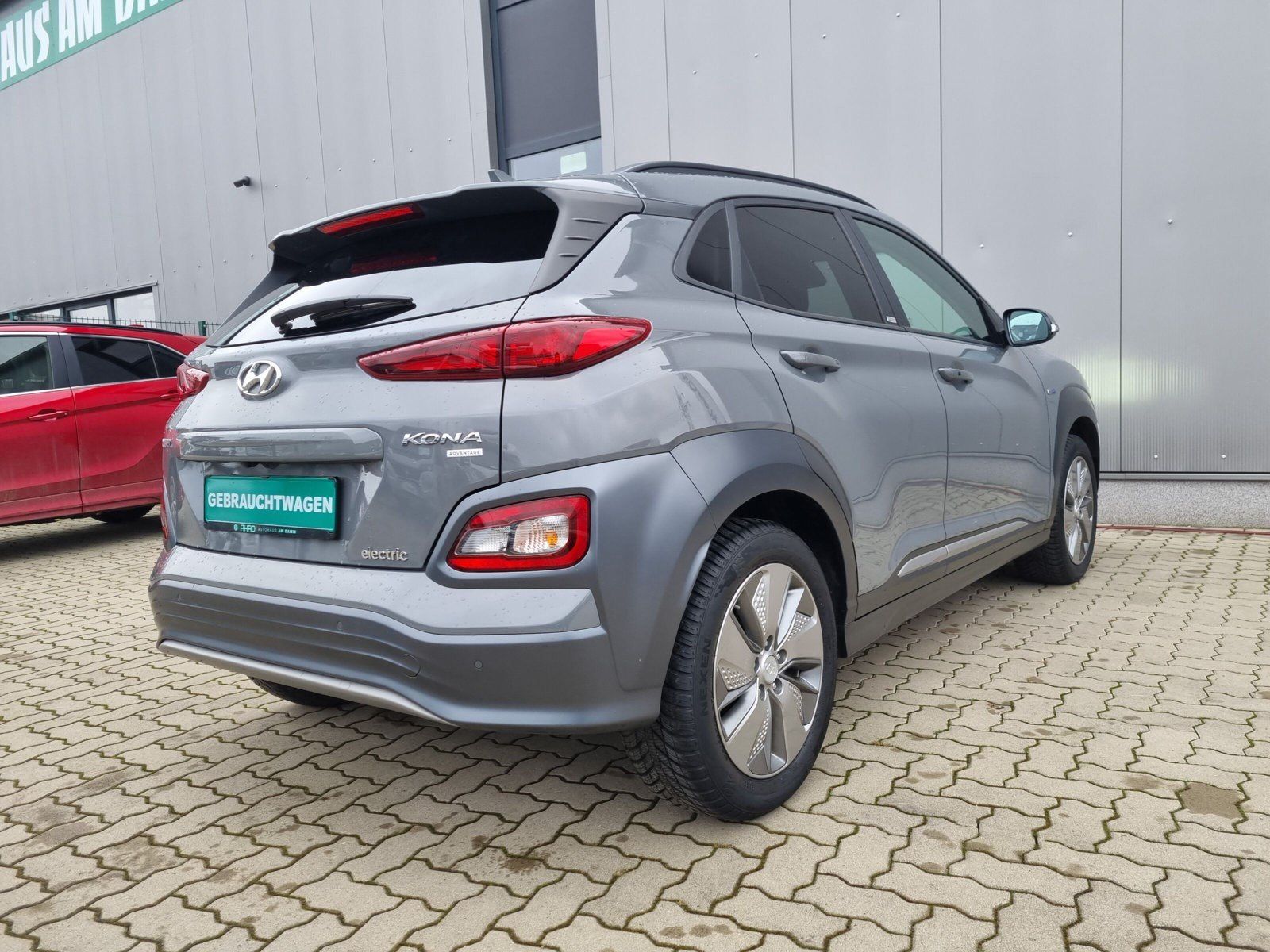 Fahrzeugabbildung Hyundai KONA Elektro 39kWh ADVANTAGE ALLWETTER ab 178€ M