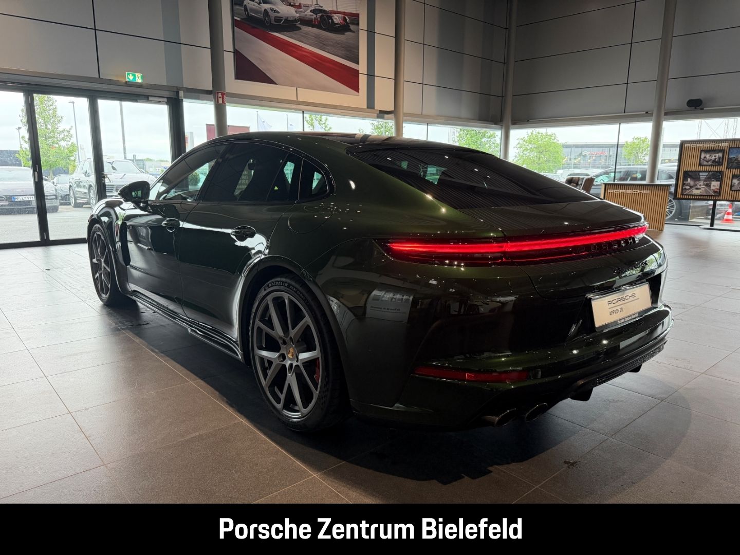 Porsche Panamera 4S E-Hybrid InnoDrive HA-Lenkung BOSE imagem 2