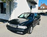 Volvo V70   2,4 - Volvo V70 mit Benzin-Antrieb: Kombi, 2.4