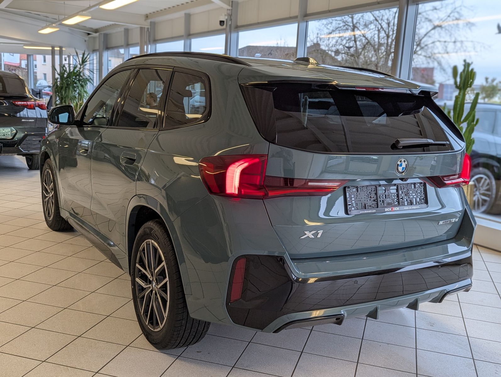 BMW X1 18d sDrive M-Sport Travel-Paket Pano Cam AHK - Image 5