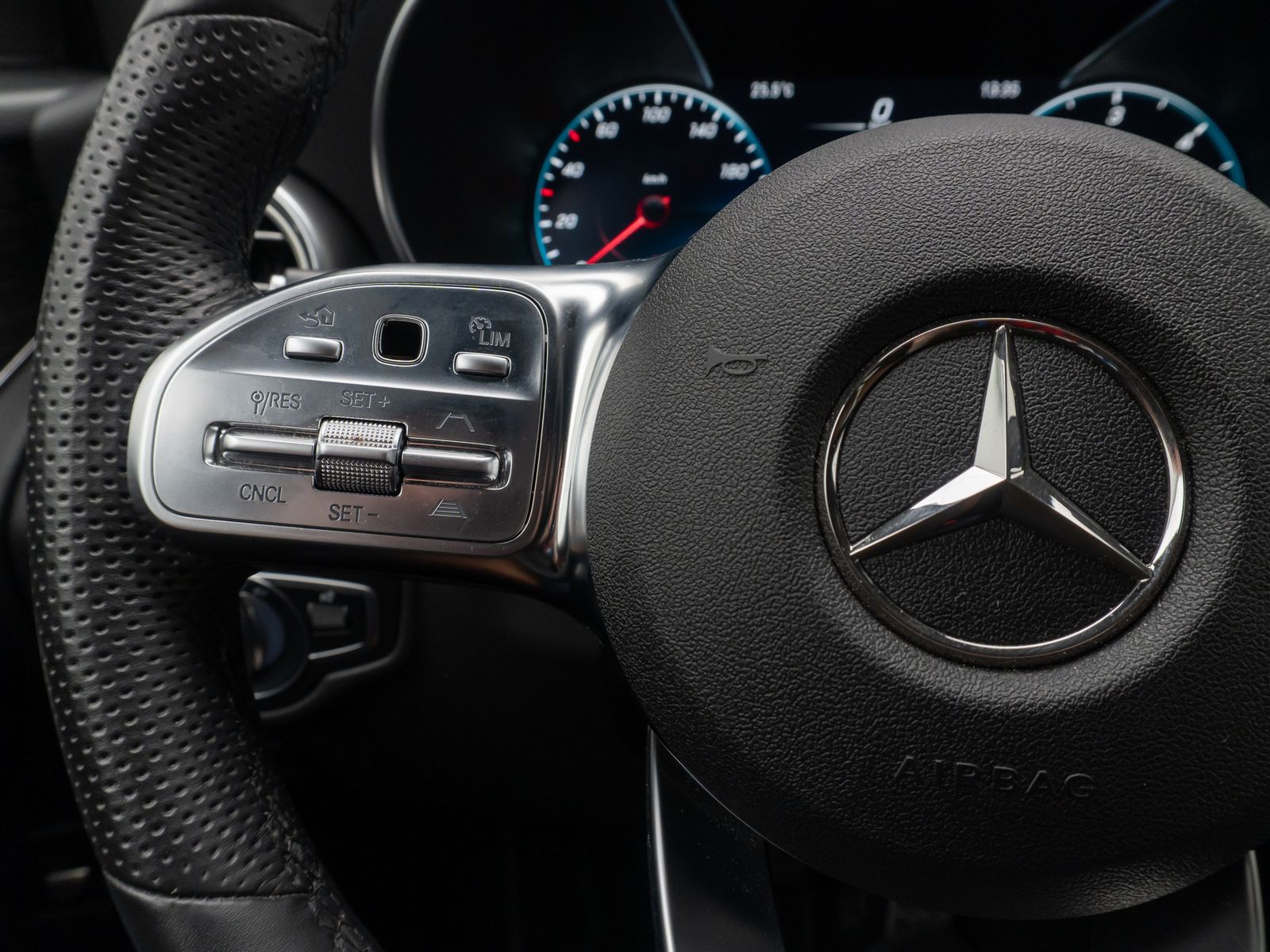 Fahrzeugabbildung Mercedes-Benz GLC 400d Coupe 4Matic AMG Line Kamera AHK Leder