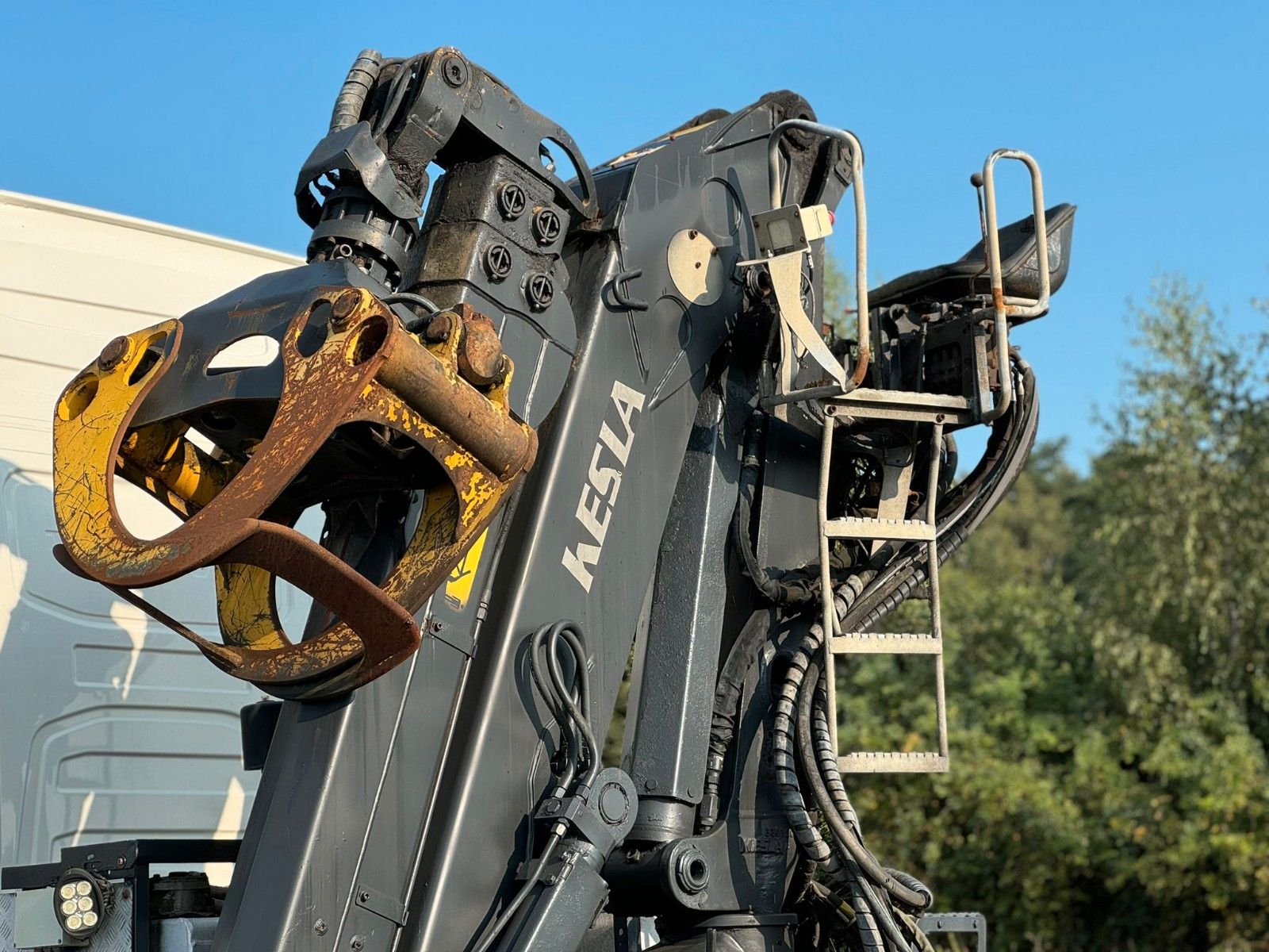 Fahrzeugabbildung Volvo FH 540 8x4 EU6 Retarder Lenk/Lift KESLA LK 9,4m