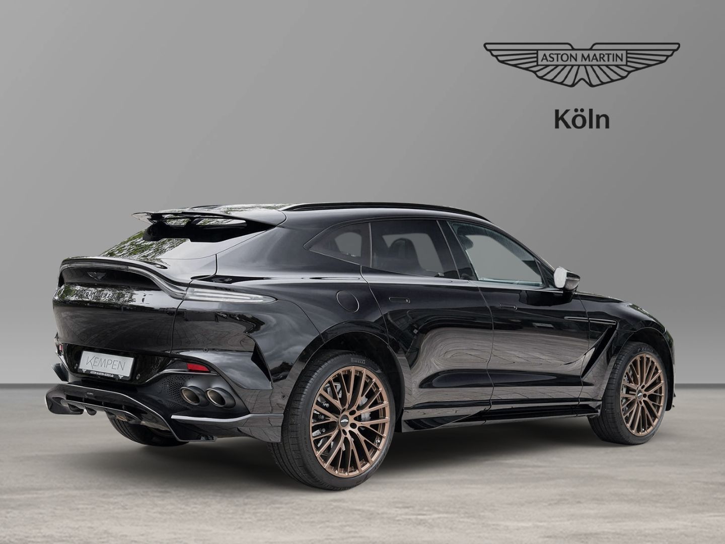 Aston Martin DBX 707 Ultramarine Black / Dark Knight foto 4