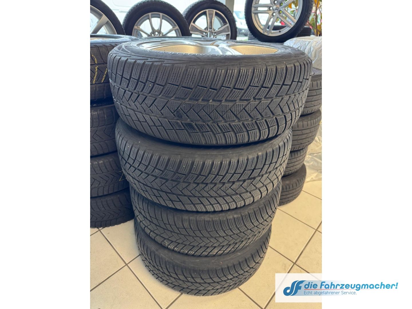 Fahrzeugabbildung Volkswagen Tiguan Allspace R-Line 4Motion Sportpaket HUD AD