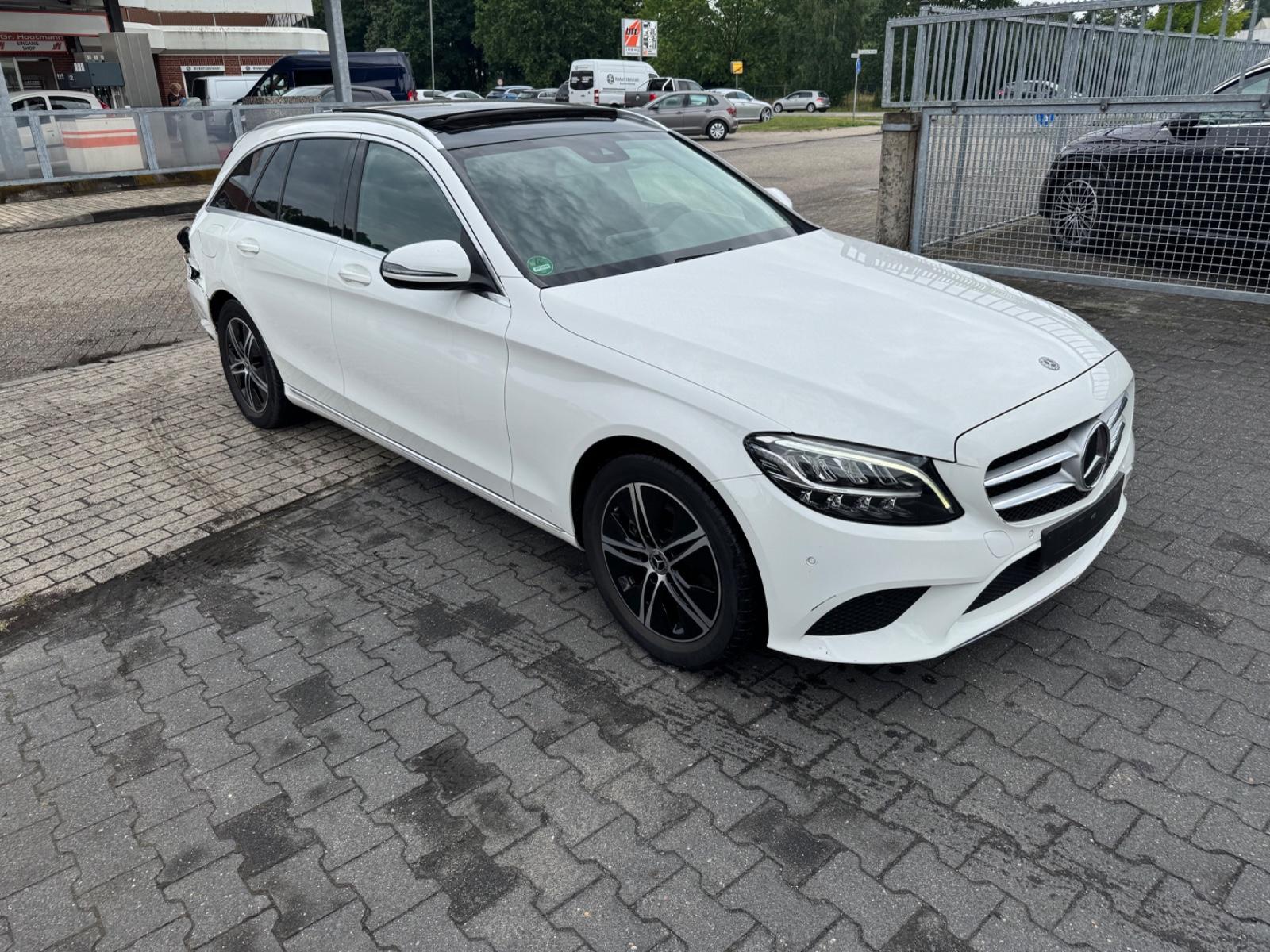 Mercedes-Benz C 200 Kombi 81.000 KM Panoraramdach AHK